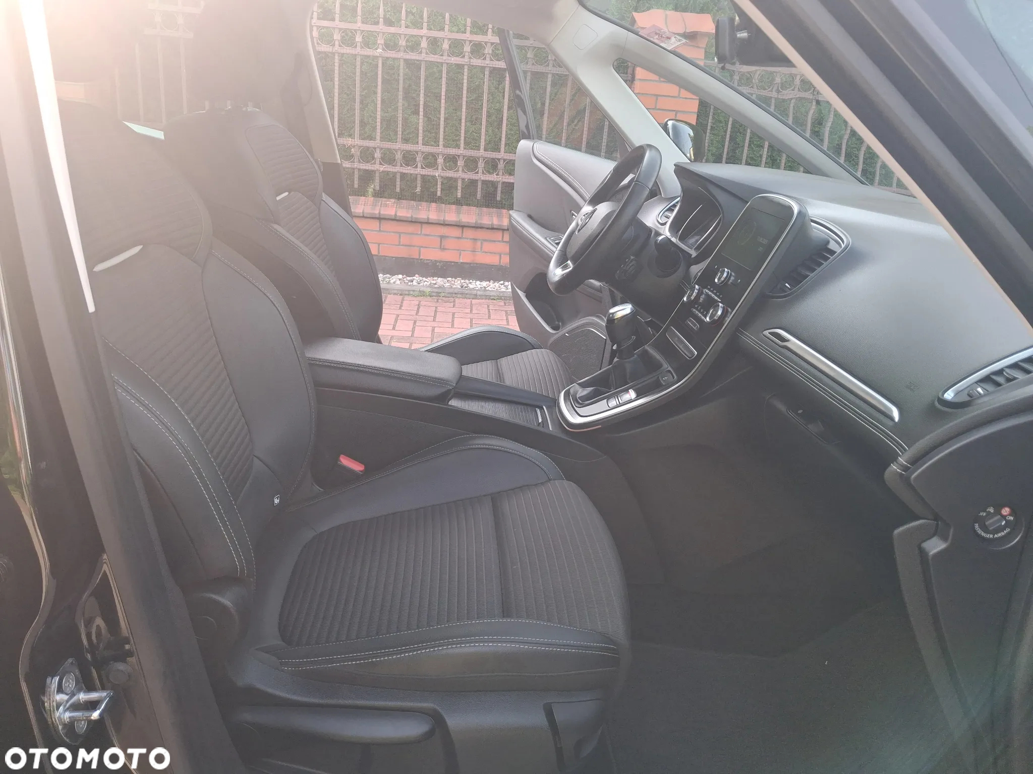 Renault Scenic BLUE dCi 120 BUSINESS EDITION - 4