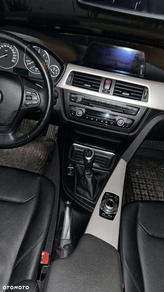 BMW Seria 3 318d - 4