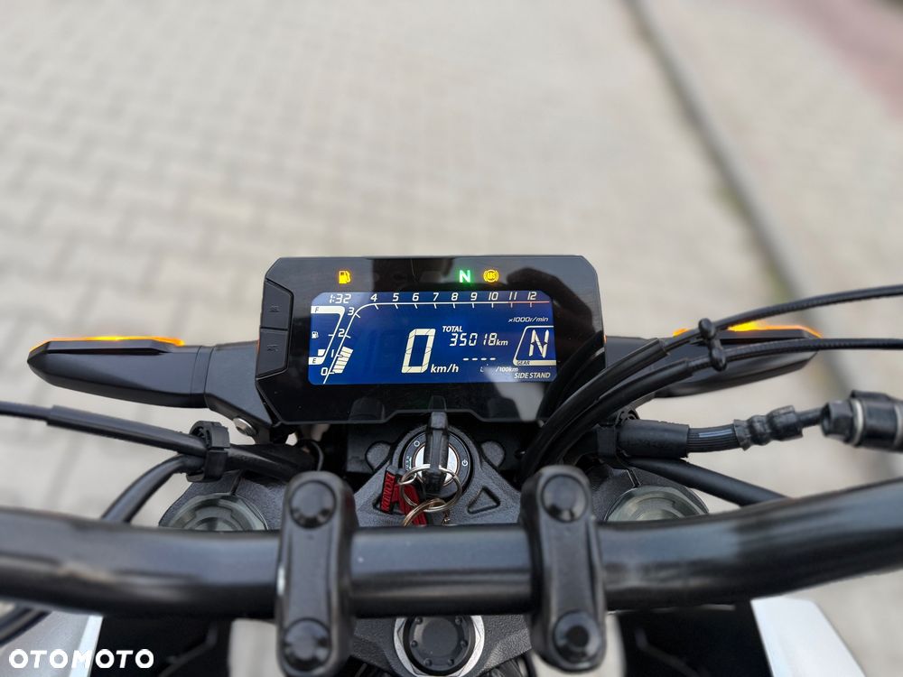 Honda CB - 32