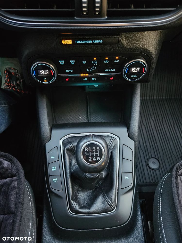 Ford Focus 2.0 EcoBlue Active - 11