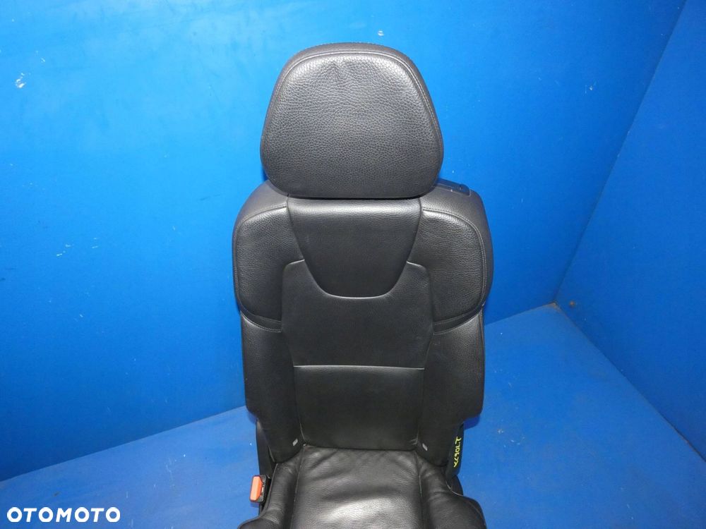 VOLVO XC90 II FOTEL LEWY TYŁ TYLNY - 3