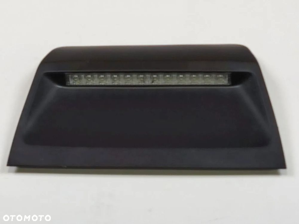 TOYOTA CAMRY od 2019r Trzecie Światło Stop - 1