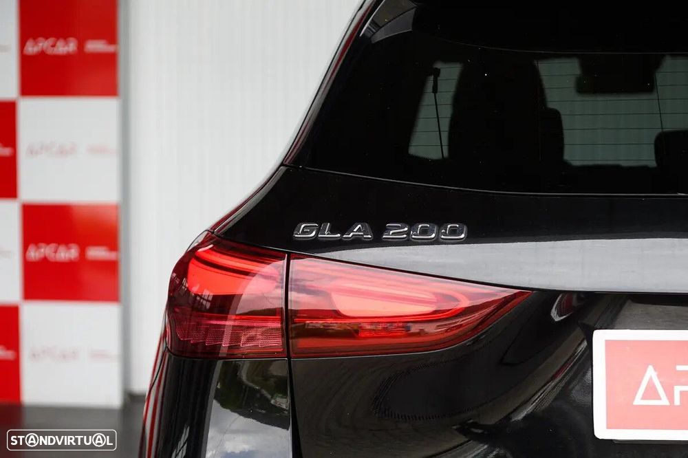 Mercedes-Benz GLA 200 - 11