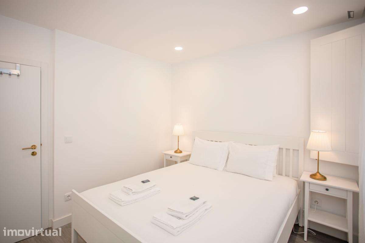 Apartamento com 3 quartos - localizado em São Nicolau Porto - Grande imagem: 2/32