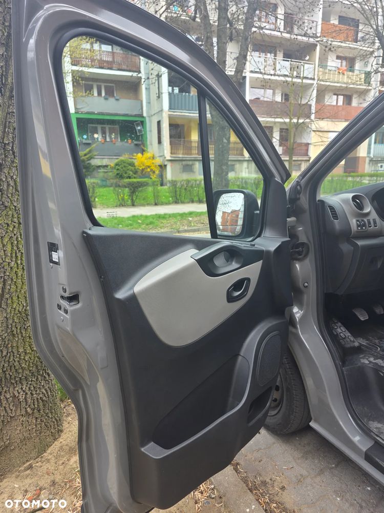 Renault Trafic Grand 1.6 dCi - 9