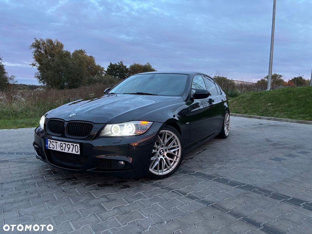 BMW 3 Series 2010 photo 2
