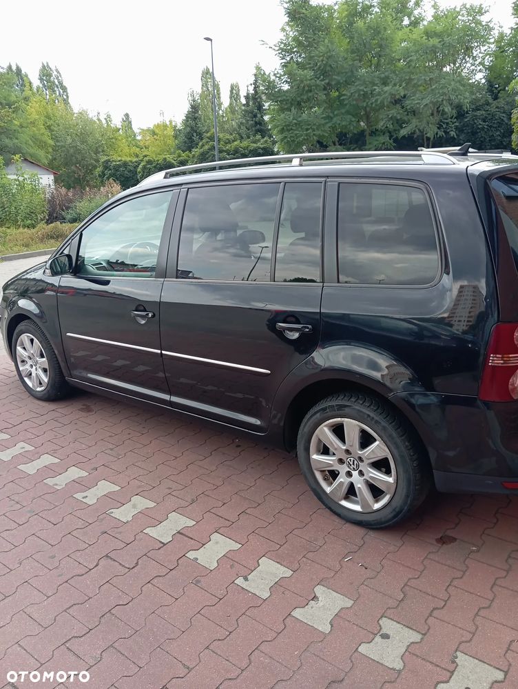 Volkswagen Touran 2.0 TDI DPF Highline - 6
