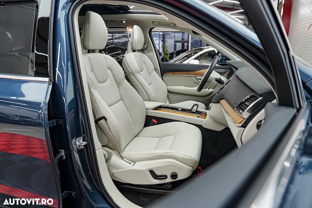 Volvo XC 90 T8 eAWD Momentum Pro - 12