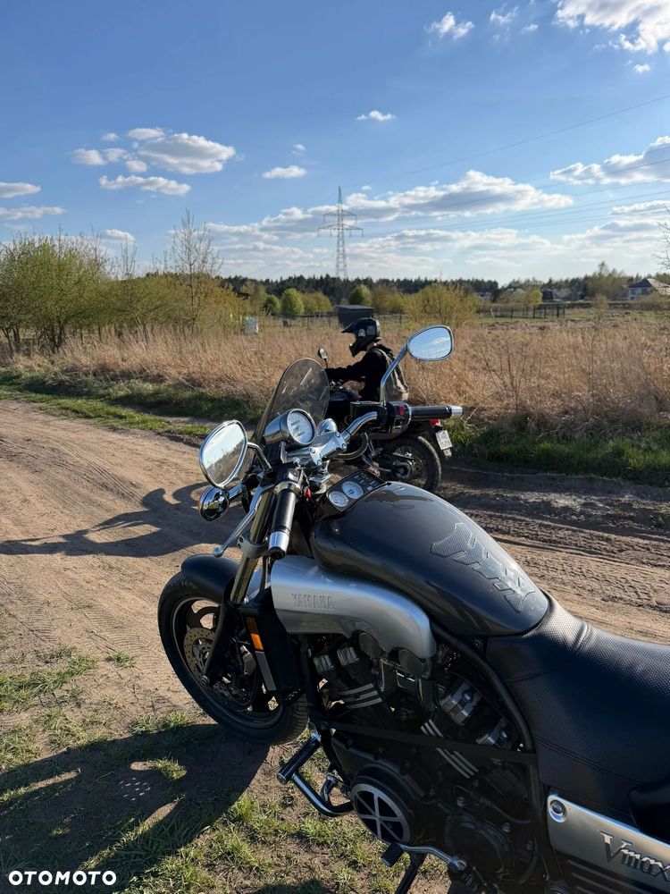Yamaha V-MAX - 4