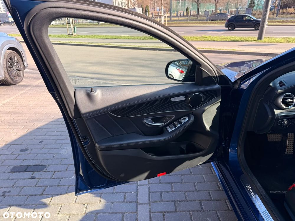 Mercedes-Benz Klasa C 200 4-Matic 9G-TRONIC - 27