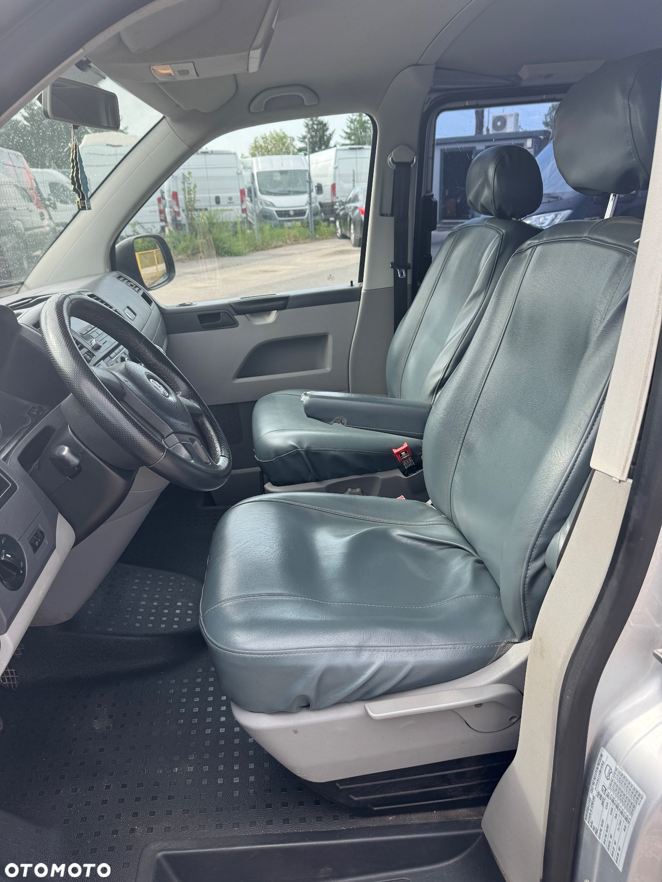 Volkswagen Transporter T5 TDI L1H1 Mixt - 8