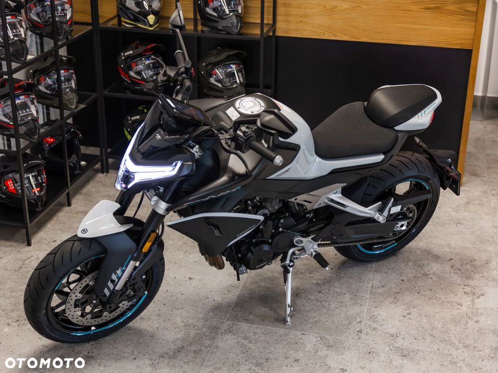CFMoto 800NK - 4