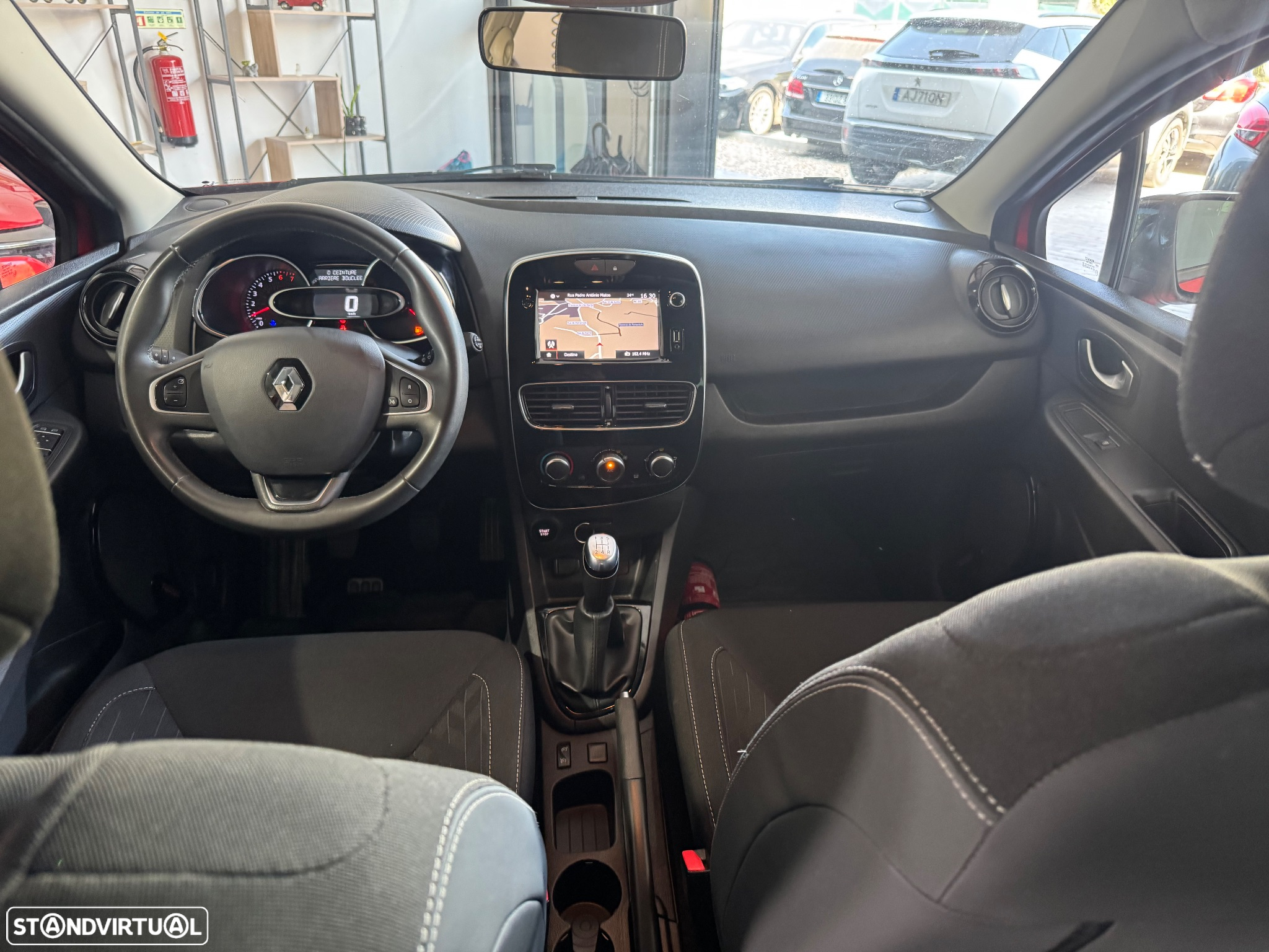 Renault Clio 1.0 TCe Limited - 17