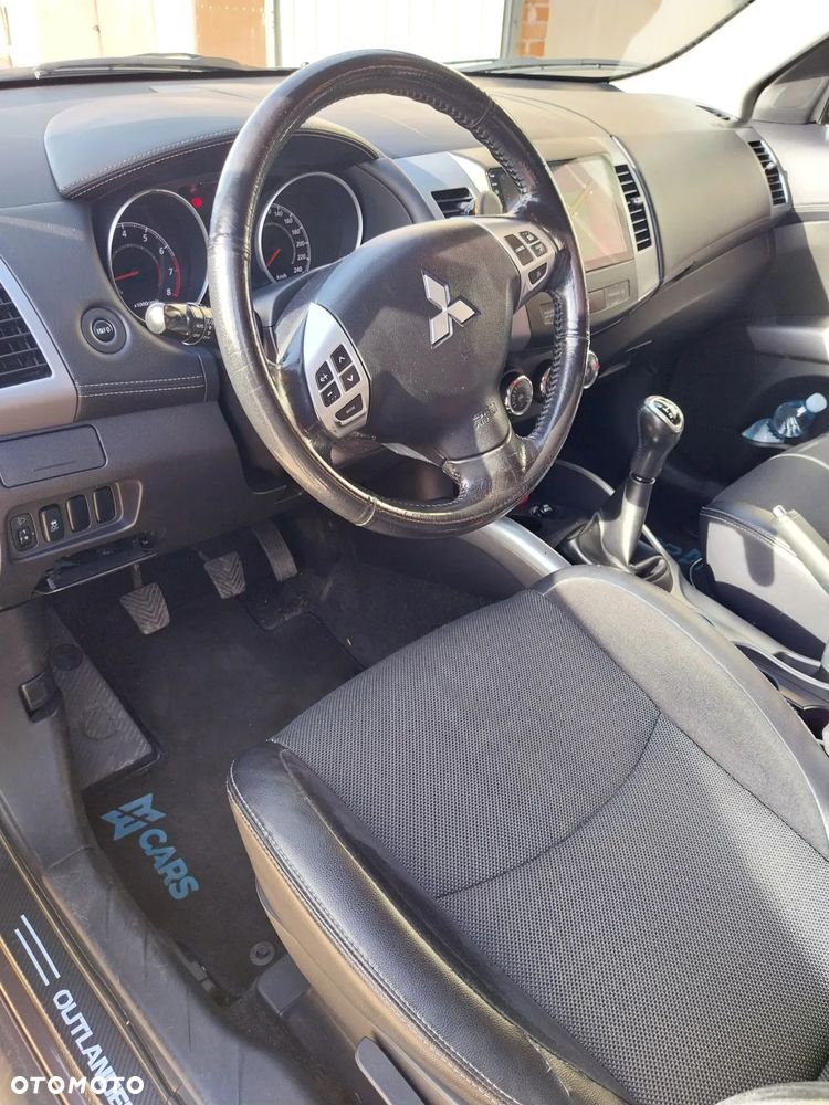 Mitsubishi Outlander 2.0 Intense + 2WD EU5 - 12