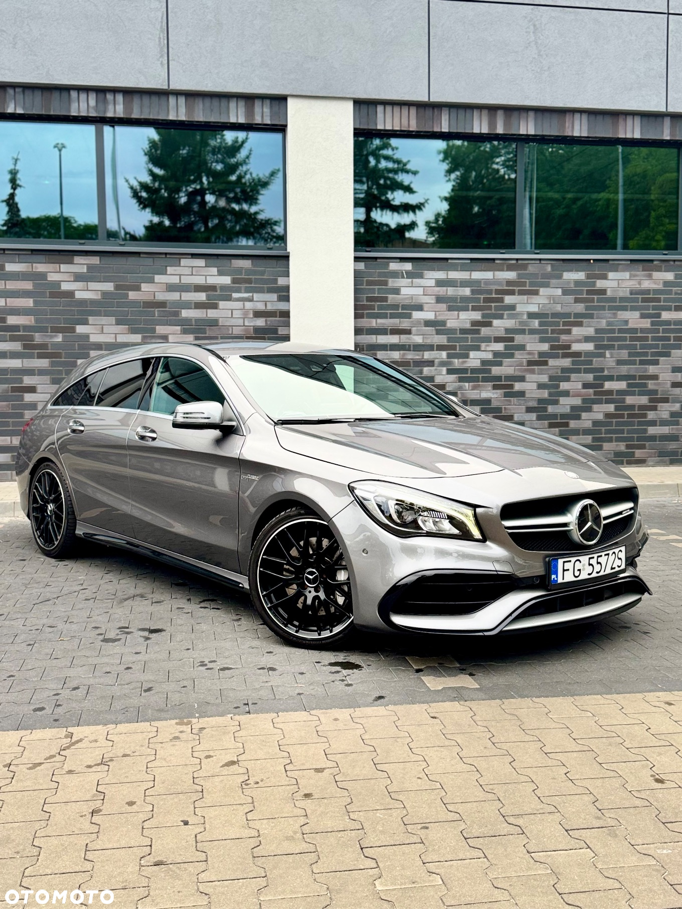 Mercedes-Benz CLA AMG 45 4Matic Shooting Brake 7G-DCT - 12