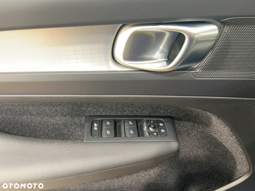 Volvo XC 40 B3 Core - 13