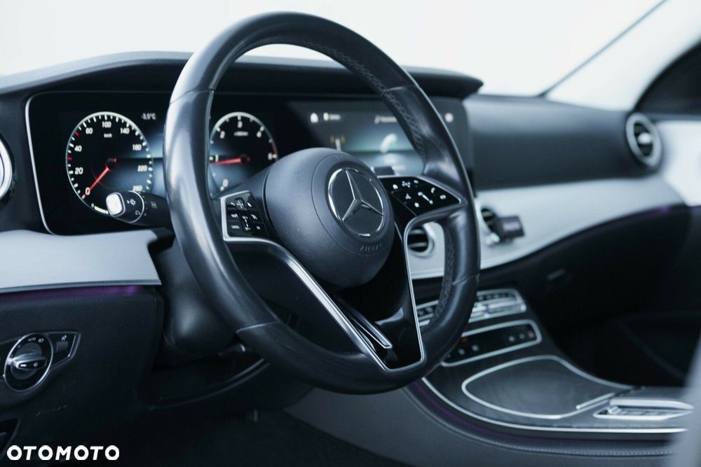 Mercedes-Benz Klasa E 220 d 4-Matic AMG - 21