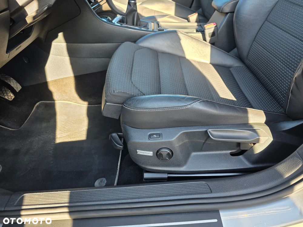 Volkswagen Golf 1.4 TSI BMT Highline - 13