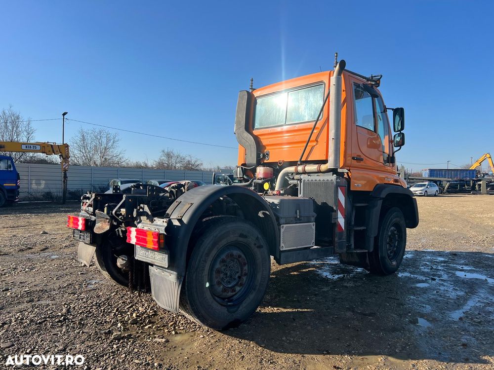 Mercedes-Benz U400 - 5