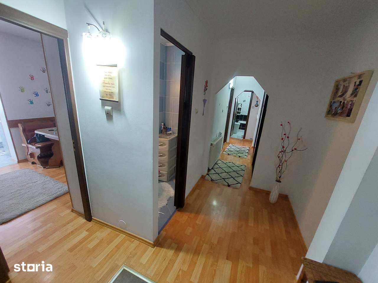 Vand Apartament 3 Camere ETAJ 1 zona Casa Cultura - Imagine principală: 2/14