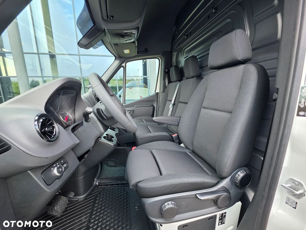 Mercedes-Benz Sprinter 317 CDI Furgon PRO Ekstra Długi 4325+mm - 17