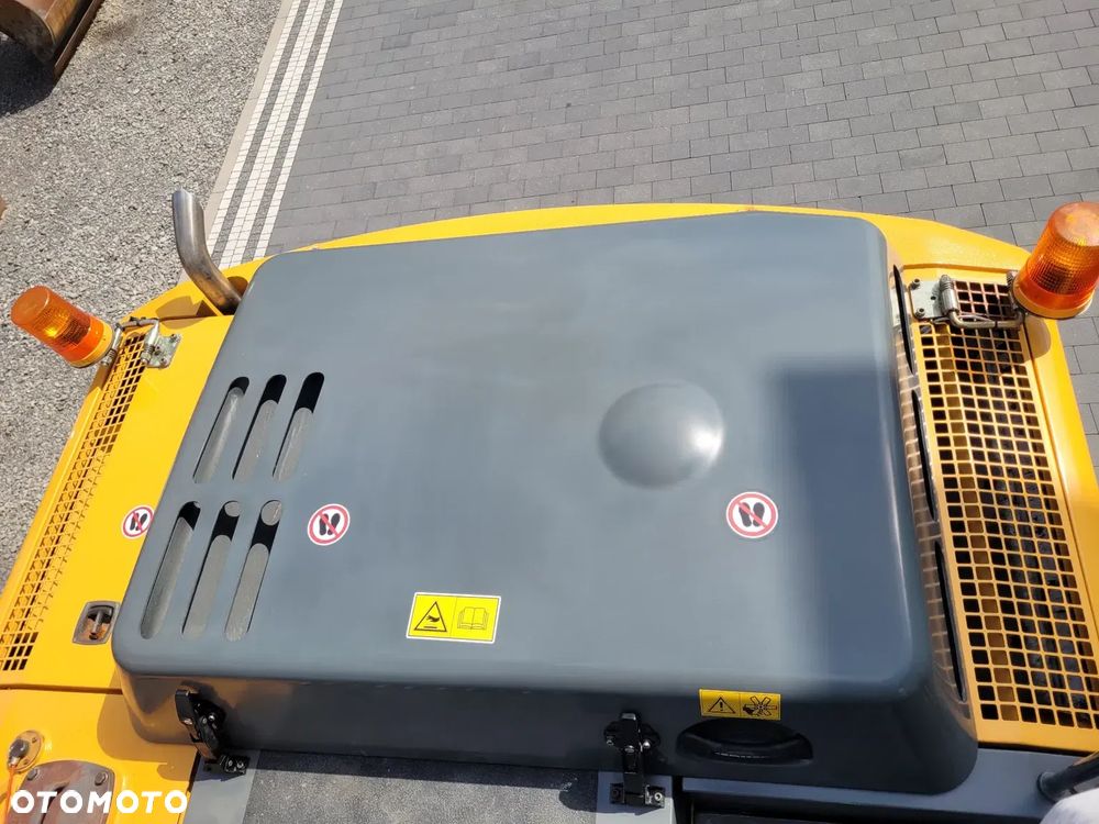 Liebherr 900 C / ROTOTILT ze szczypcami / 5400h / STAN IDEALNY !! / - 18