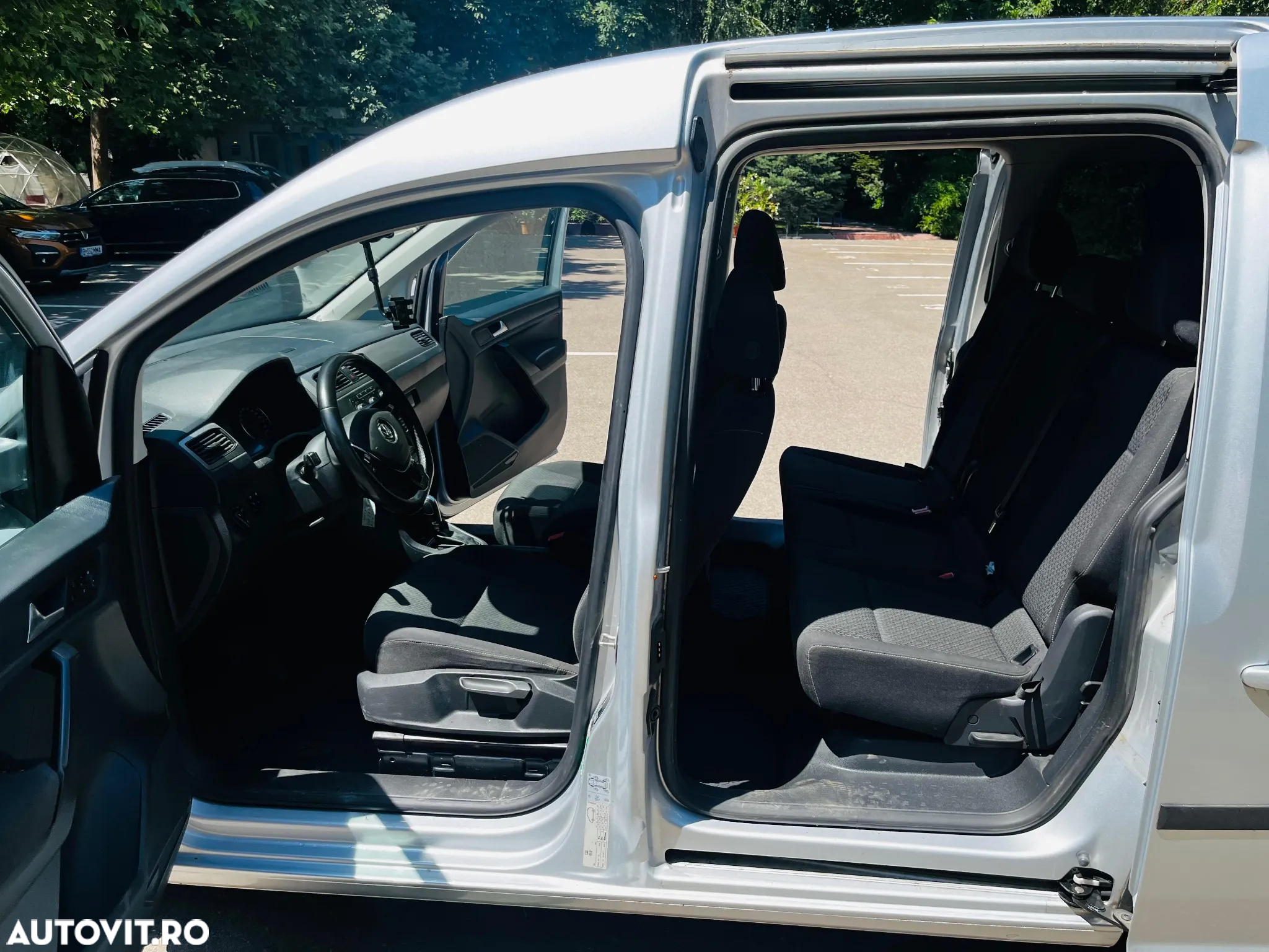 Volkswagen Caddy 2.0 TDI DSG - 11