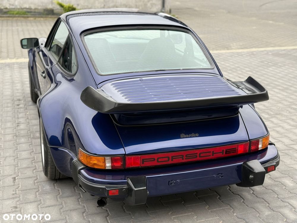 Porsche 911 - 12