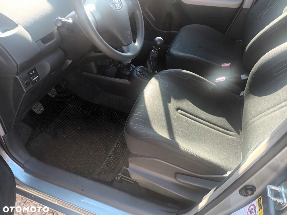 Toyota Yaris 1.33 VVT-i Cool+ - 4