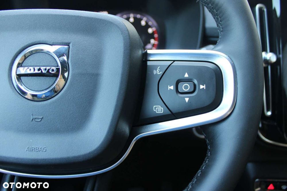 Volvo XC 40 - 38