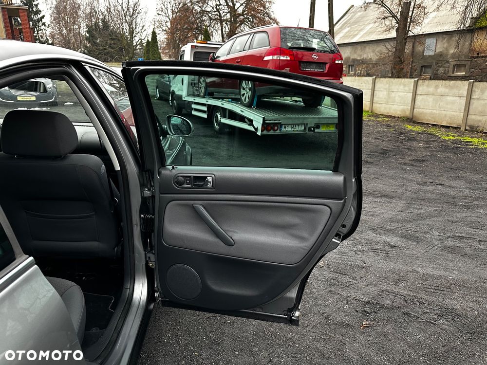 Volkswagen Passat - 21