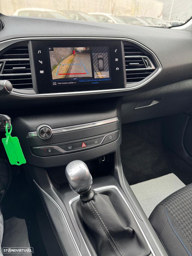 Peugeot 308 SW 1.2 PureTech Style - 3