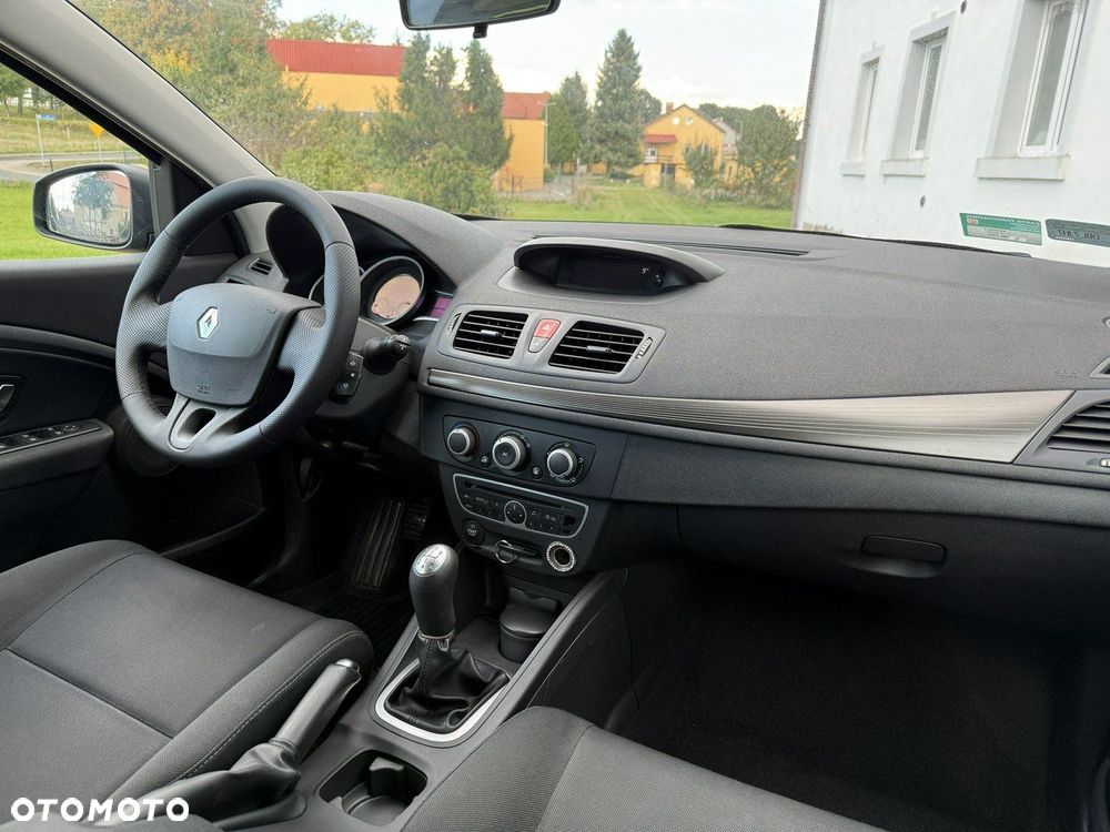 Renault Megane 1.6 16V 100 Expression - 9