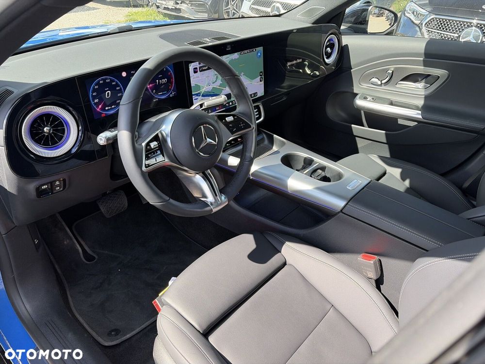Mercedes-Benz CLA - 10