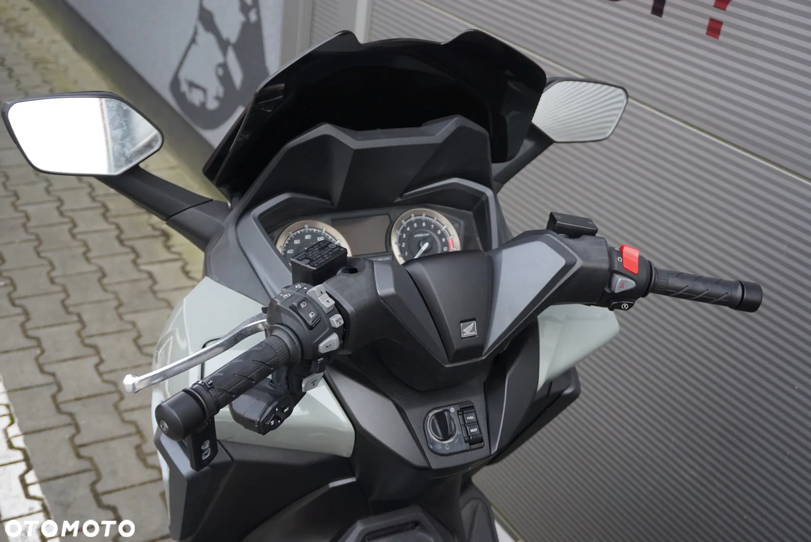 Honda NSS - 12