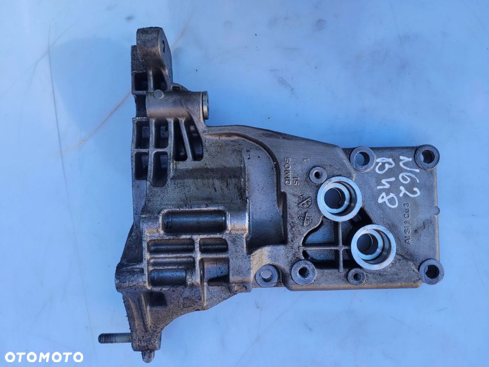ŁAPA WSPORNIK ALTERNATORA BMW E65 N62B48 N62 4.8B 7533837 - 1