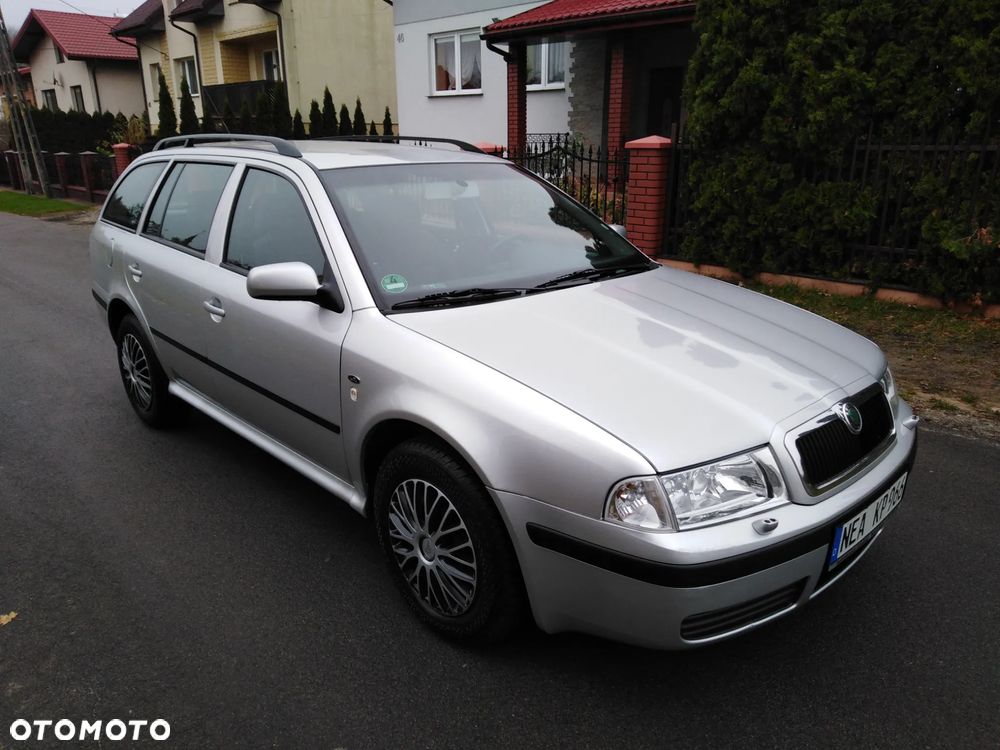 Skoda Octavia 2.0 Combi Ambiente 4x4 - 10