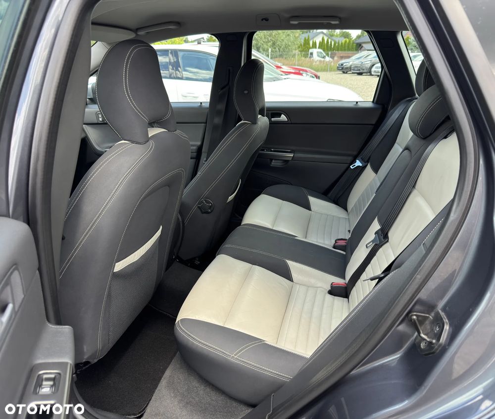 Volvo V50 T5 R-Design Summum - 26