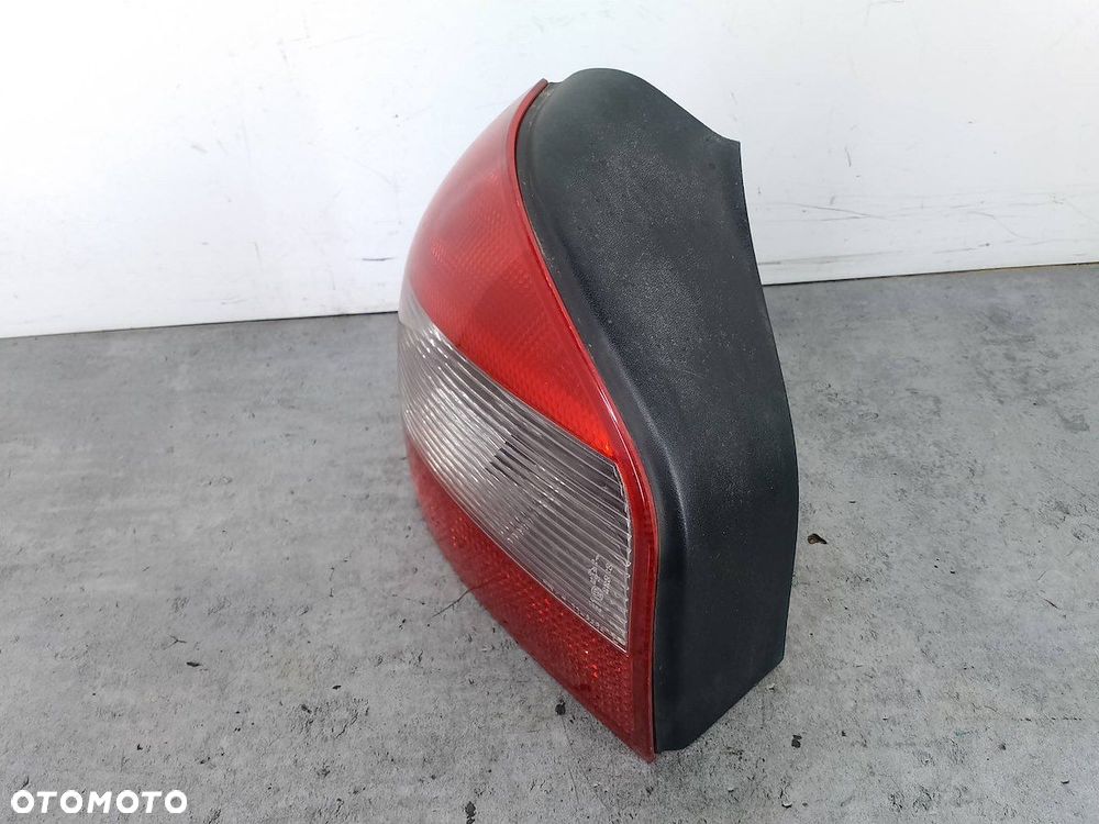 LAMPA TYLNA LEWA AUDI A3 8L HATCHBACK - 4