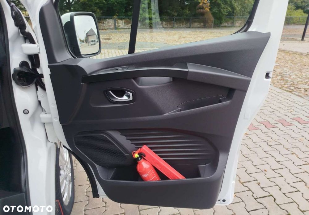 Renault Trafic - 19