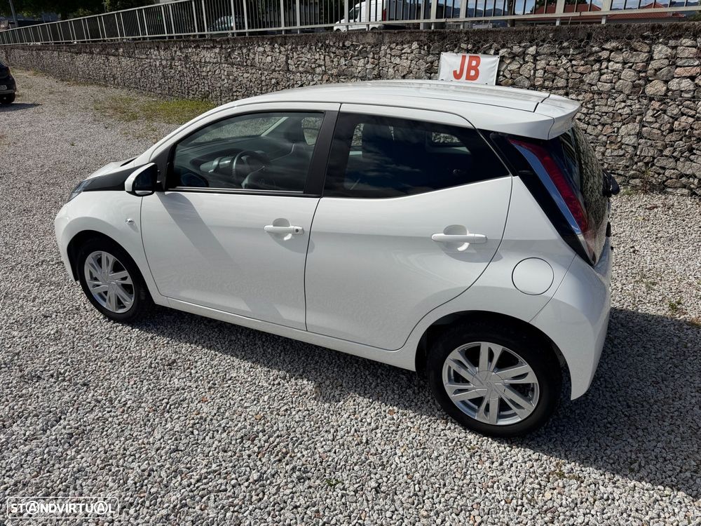 Toyota Aygo 1.0 X-Play+AC+X-Touch - 4