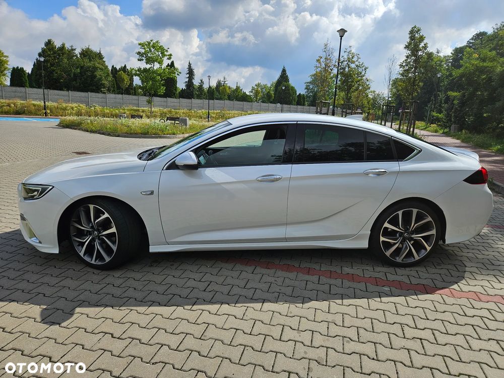 Opel Insignia 2.0 BiTurbo D 4x4 Automatik GSI - 3