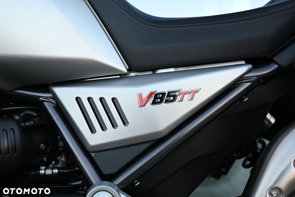 Moto Guzzi V85 - 11