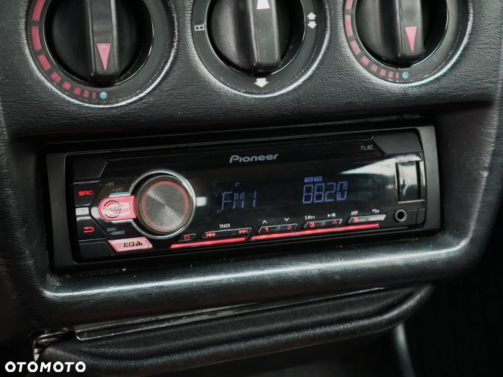 Mercedes-Benz W201 (190) - 35