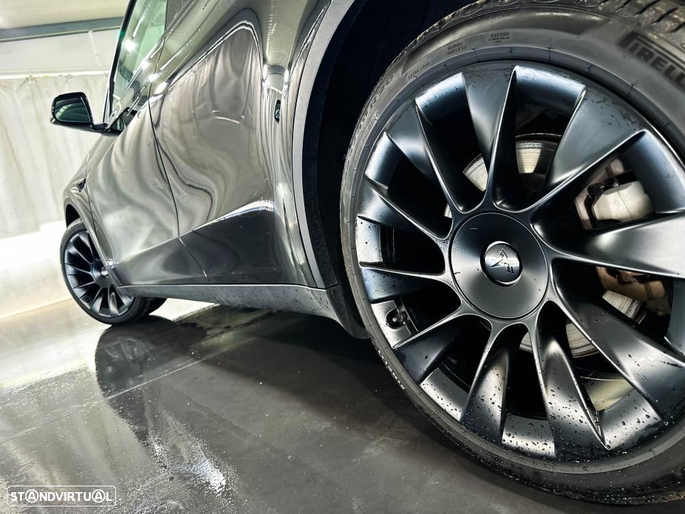 Tesla Model Y Long Range Dual Motor AWD - 8