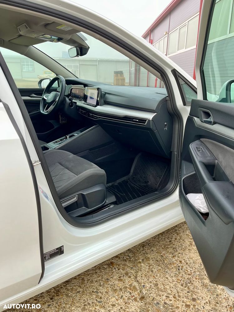 Volkswagen Golf 1.0 eTSI DSG MHEV Life - 9