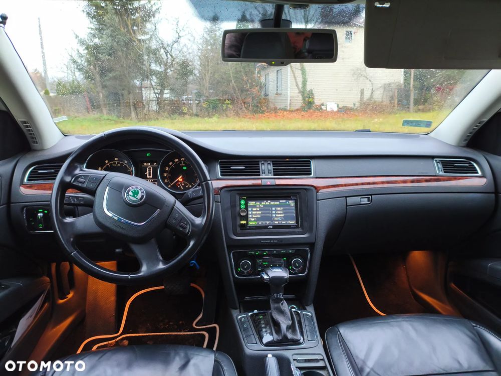 Skoda Superb 1.8 TSI Platinum DSG - 7