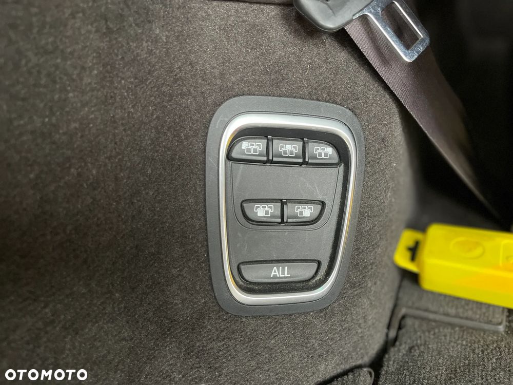 Renault Espace 1.6 dCi Energy Initiale Paris EDC 7os - 31