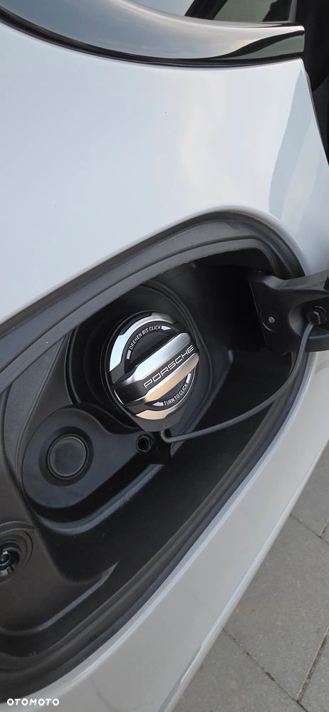 Porsche Cayenne - 21