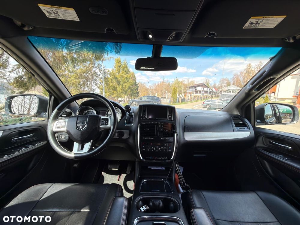 Dodge Grand Caravan 3.6 R/T - 9